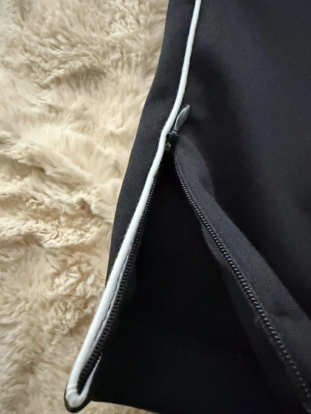 H&M Relaxed Fit Black Track Pants White Piping Zip Ankle Size M